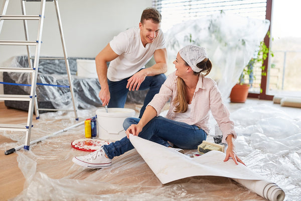 Couple Wallpapering